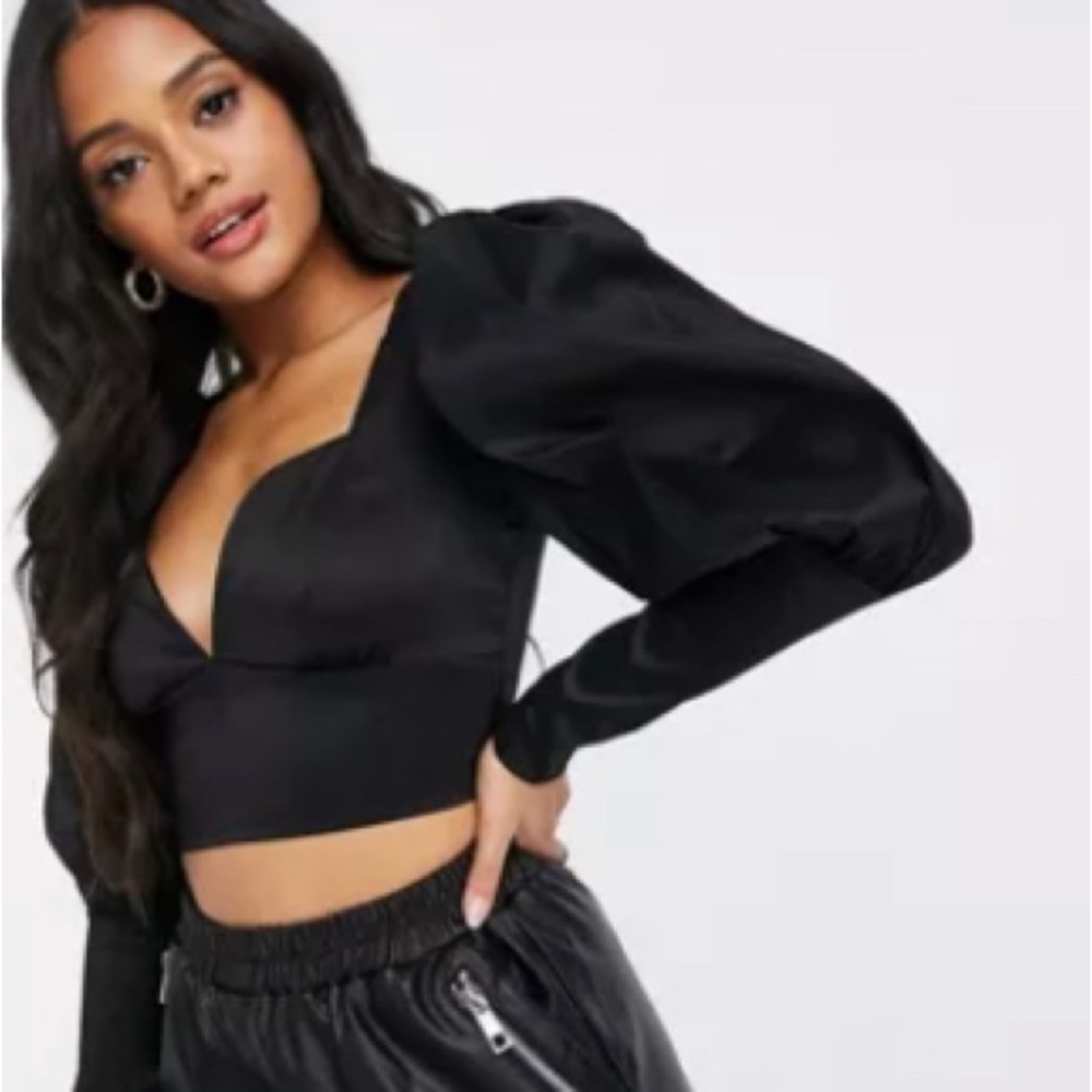 NaaNaa sweetheart puff sleeve crop top in black